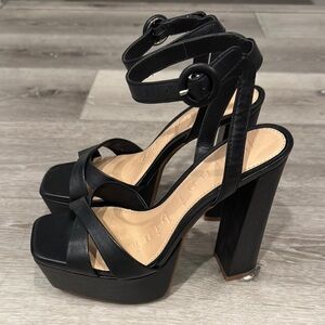 Gianni Bini Platform Heels